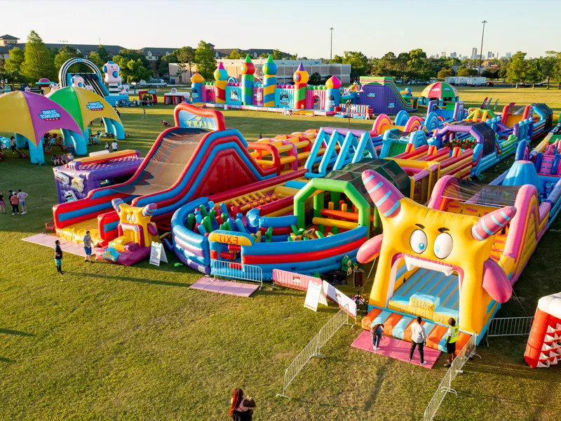 గాలితో కూడిన కోటల కోసం టార్పాలిన్ పదార్థాలు ఏమిటి?